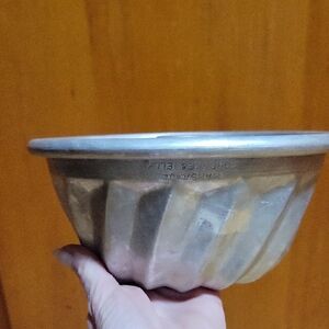 Vintage Baking Mold~ Jello